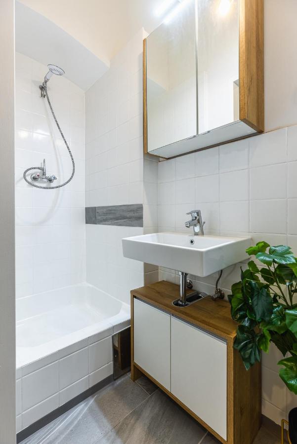 וינה Stylish 1 Bedroom Apartment Near Hannovamarkt מראה חיצוני תמונה